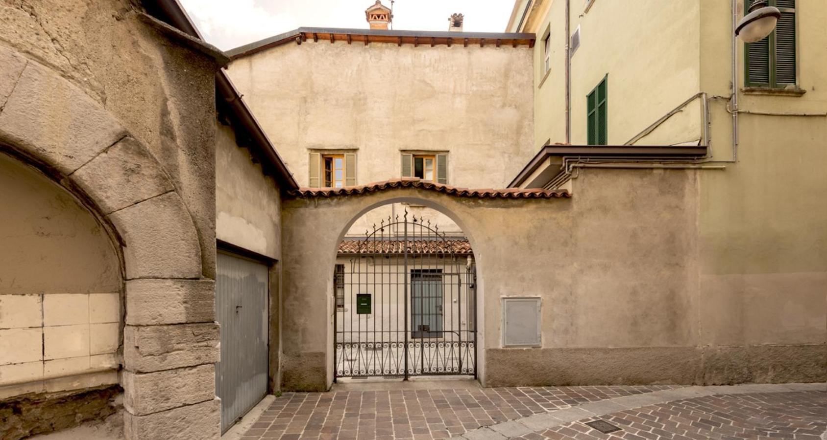 Charming Joivy Flat Next To Duomo Di كومو المظهر الخارجي الصورة